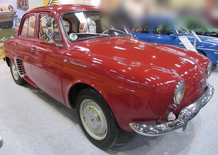 Renault Dauphine 1961, en renovation a l'atelier Rodage